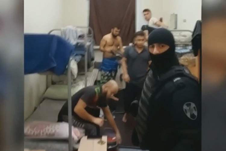 В Ленинградской области сотрудники ОМОН "Бастион" обеспечили проведение рейда по проверке миграционного законодательства