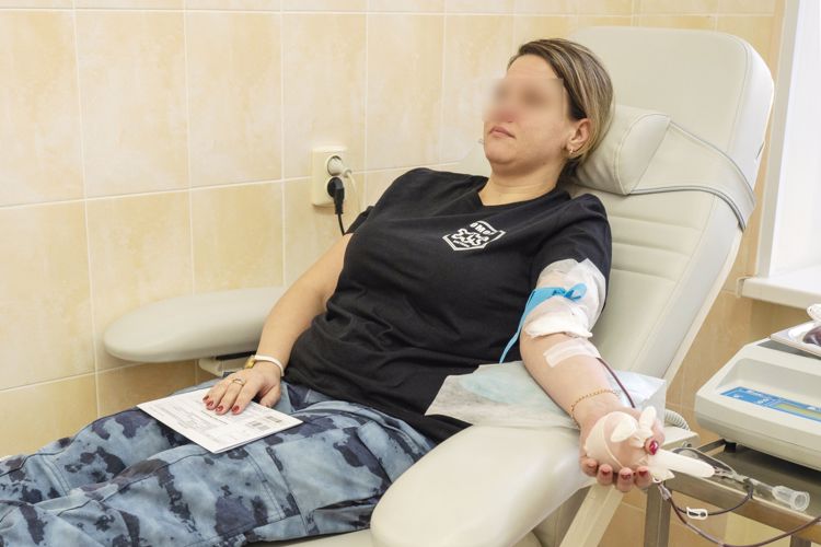 В Санкт-Петербурге сотрудницы ОМОН Росгвардии сдали кровь для онкологических больных