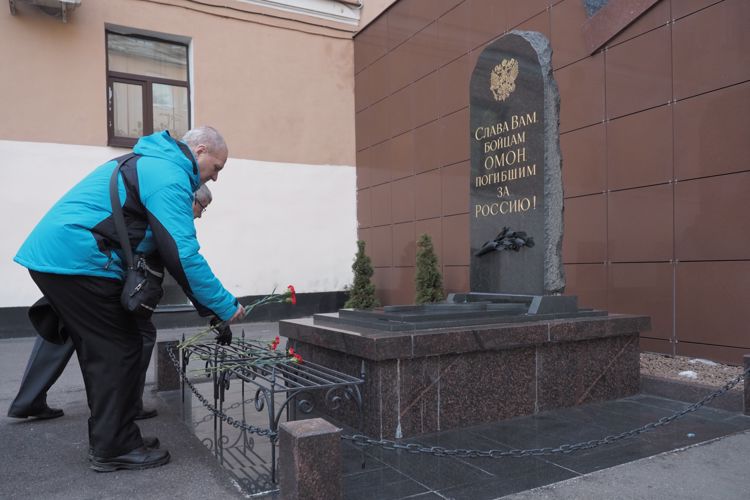 Ветеранов ОМОН «Бастион» Росгвардии поздравили с 75-летием со дня создания оперполка милиции ГУВД Леноблгорисполкомов