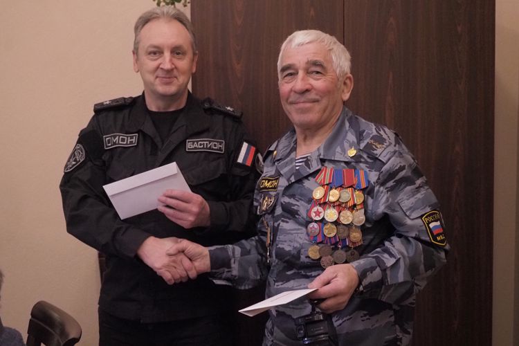 Ветеранов ОМОН «Бастион» Росгвардии поздравили с 75-летием со дня создания оперполка милиции ГУВД Леноблгорисполкомов