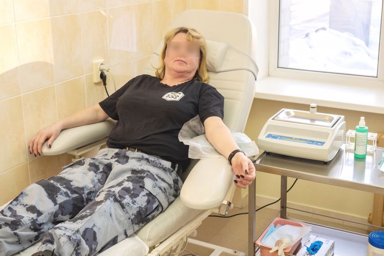 В Санкт-Петербурге сотрудницы ОМОН Росгвардии сдали кровь для онкологических больных