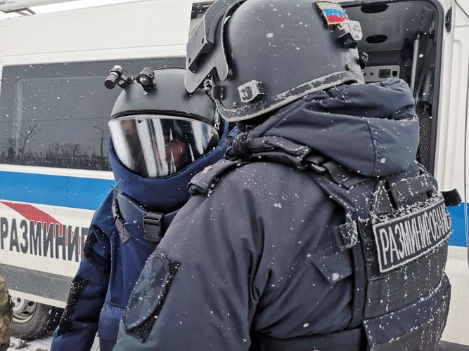 В Петербурге взрывотехники ОМОН Росгвардии обследовали боеприпасы времён войны