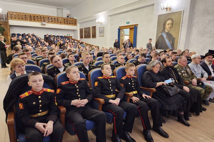 Сотрудники и ветераны подразделений ГУ Росгвардии приняли участие в акции «У нас одно Отечество – Россия»