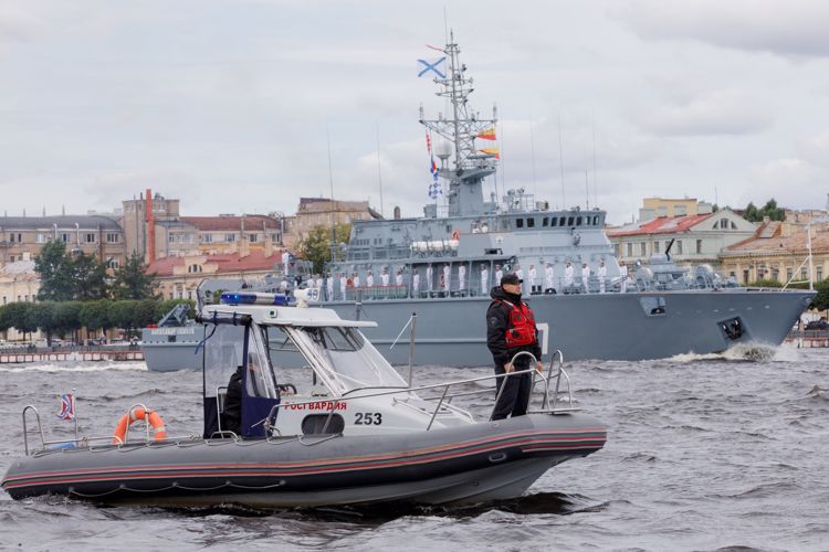 ГУ Росгвардии приглашает на службу в моторизованную роту на катерах ОМОН "Балтика" (на транспорте) 