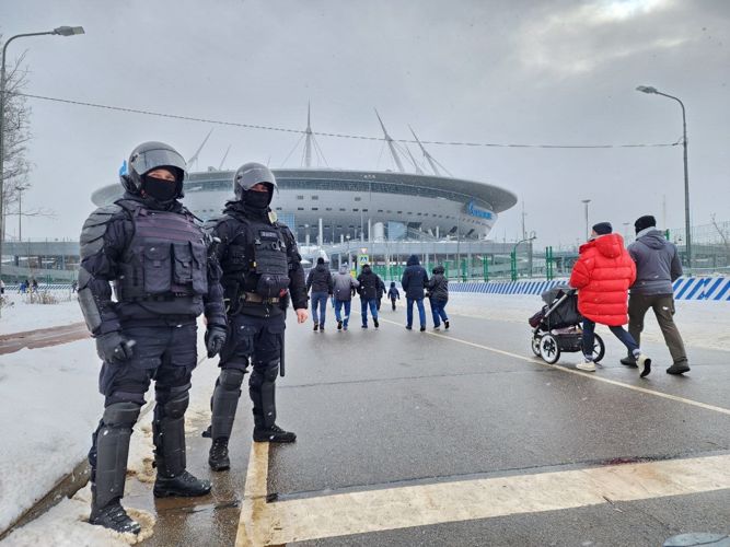 Подразделения Росгвардии приняли участие в обеспечении правопорядка во время футбольного матча «Зенит - Химки»