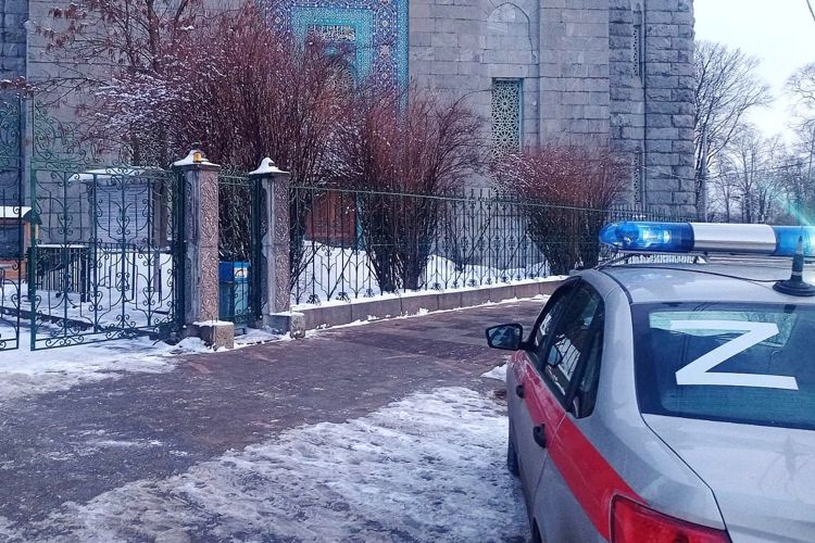 Сотрудники Росгвардии задержали гражданина, пытавшегося проникнуть на территорию Соборной мечети