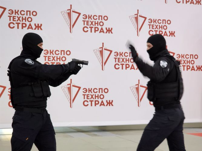 Сотрудники ОМОН «Бастион» Росгвардии провели мастер-класс по рукопашному бою для посетителей выставки «ЭКСПОТЕХНОСТРАЖ»