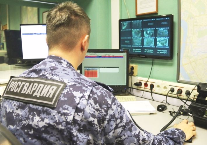 В Московском районе наряд вневедомственной охраны задержал посетительницу спортивного магазина, совершившую кражу