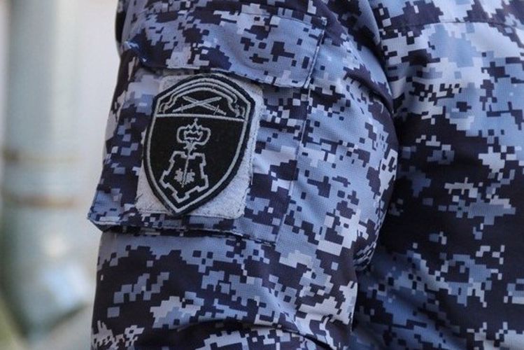 В Выборгском районе наряд вневедомственной охраны задержал правонарушителя, разыскиваемого за кражу в Архангельске