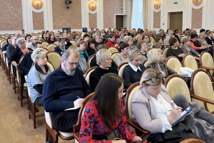 В Санкт-Петербурге сотрудники Росгвардии приняли участие в проведении занятия по безопасности для представителей образовательных учреждений
