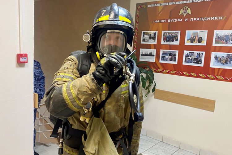В ГУ Росгвардии прошли совместные с МЧС учения по действиям при возникновении пожара