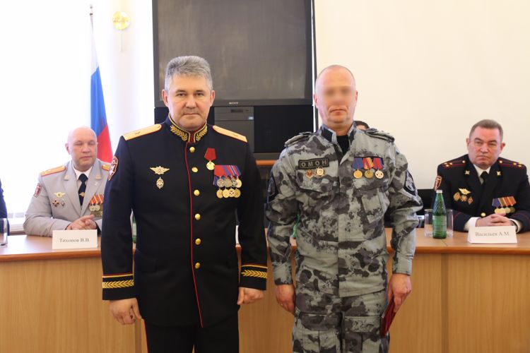 В Главном управлении Росгвардии по Санкт-Петербургу и Ленинградской области наградили отличившихся сотрудников и военнослужащих