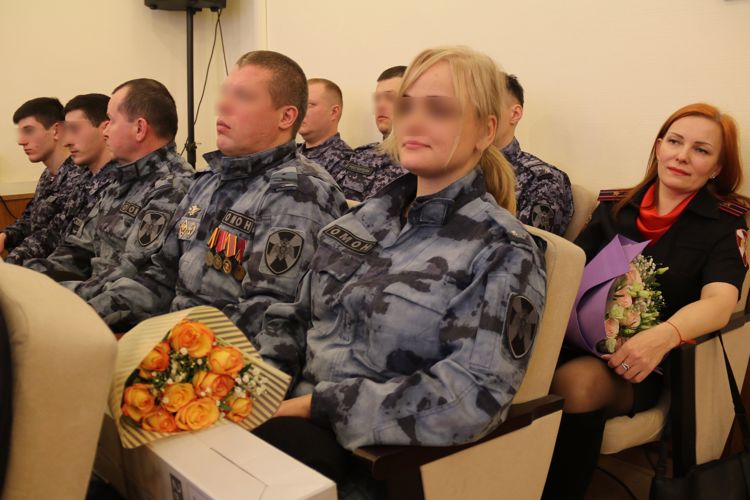 В Главном управлении Росгвардии по Санкт-Петербургу и Ленинградской области наградили отличившихся сотрудников и военнослужащих