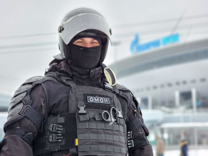 Подразделения Росгвардии приняли участие в обеспечении правопорядка во время футбольного матча «Зенит - Химки»