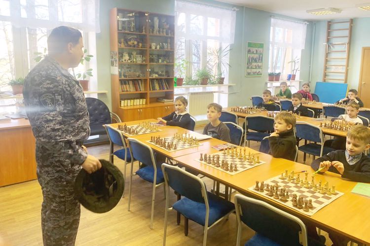 В Санкт-Петербурге и Ленинградской области сотрудники Росгвардии провели мероприятия для детей в рамках акции «Дни Росгвардии»