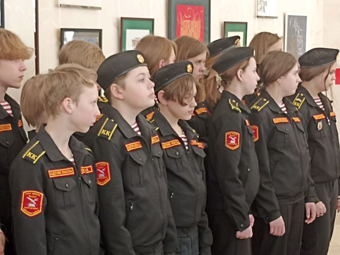 Сотрудники и ветераны ГУ Росгвардии приняли участие в пасхальной встрече в Александро-Невской лавре