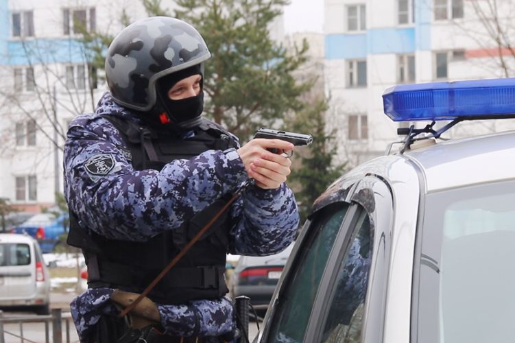 В Санкт-Петербурге подразделения Росгвардии провели учения на территории Российского государственного архива Военно-морского флота