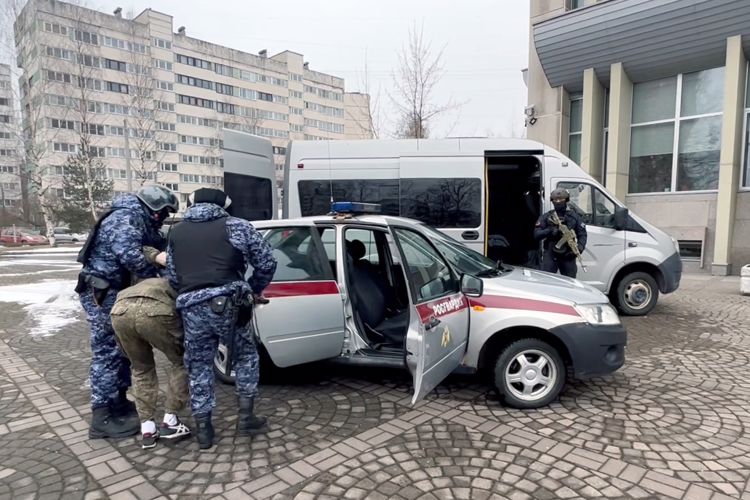 В Санкт-Петербурге подразделения Росгвардии провели учения на территории Российского государственного архива Военно-морского флота