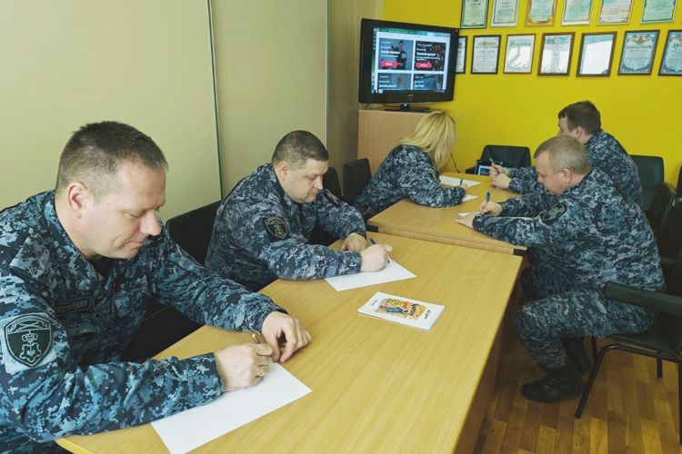 В Ленинградской области росгвардейцы приняли участие в «Тотальном диктанте»