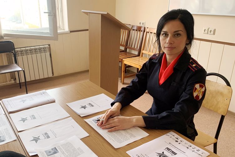 В Санкт-Петербурге сотрудники и военнослужащие ГУ Росгвардии приняли участие в акции «Диктант Победы»