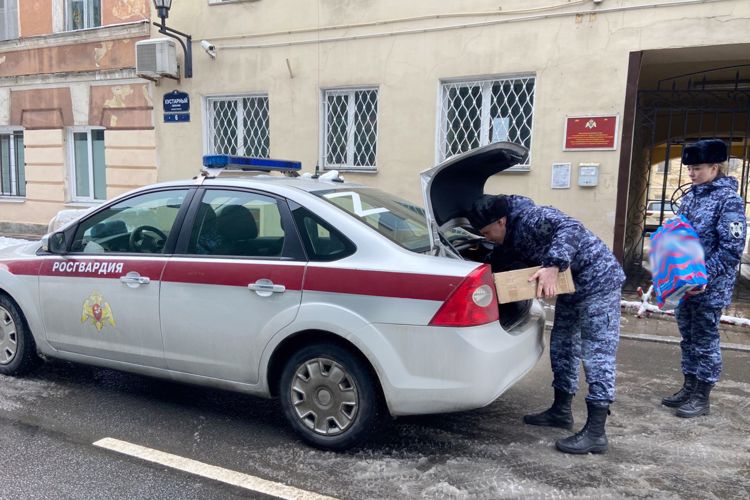 Сотрудники Росгвардии оказали благотворительную поддержку подопечным хосписа «Бумажная птица»