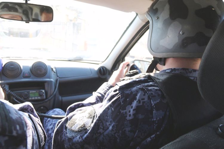 В Московском районе наряд вневедомственной охраны задержал рецидивиста, совершившего кражу из магазина одежды