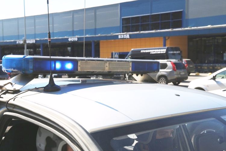 В Василеостровском районе наряд вневедомственной охраны задержал рецидивиста, убегавшего от работников магазина после неудавшейся кражи