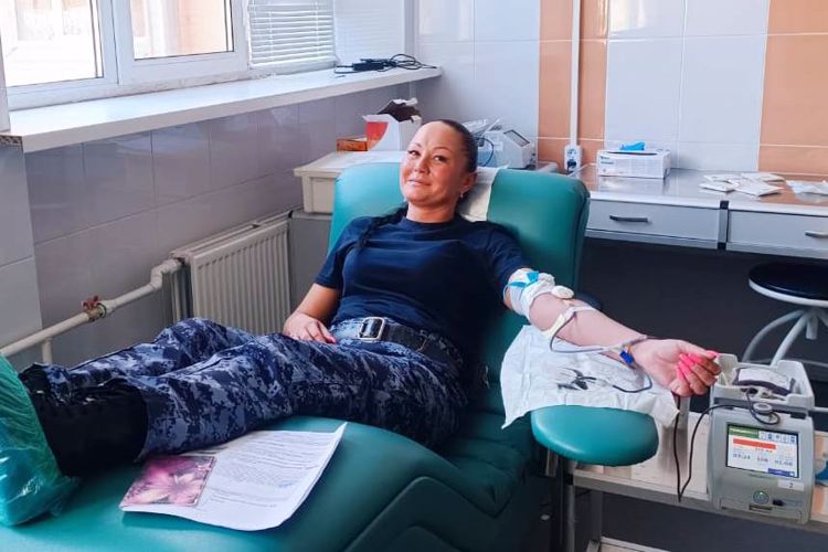 Сотрудники вневедомственной охраны приняли участие в добровольной сдаче крови для пациентов петербургских больниц