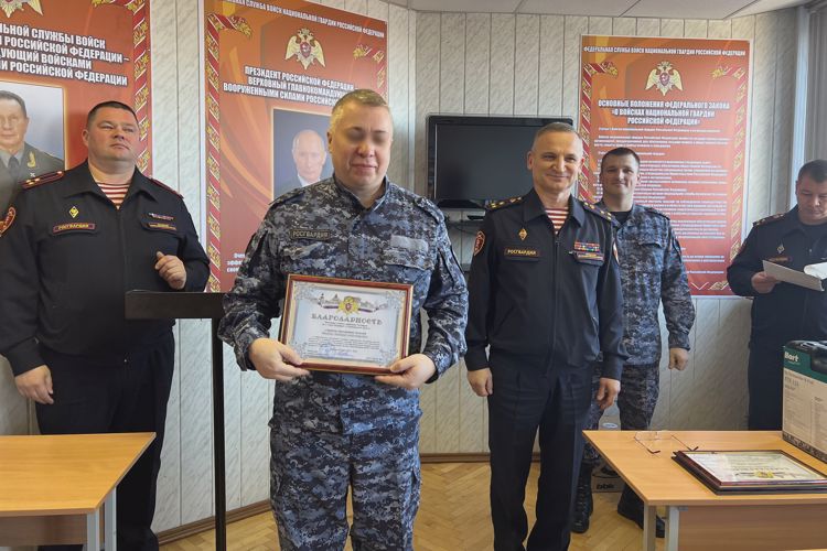 Личный состав роты по охране имущества при транспортировке УВО поздравили с 25-летием образования подразделения