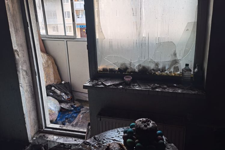 В Гатчинском районе наряд Росгвардии оказал содействие спасателям при эвакуации жильцов дома, в котором произошел пожар