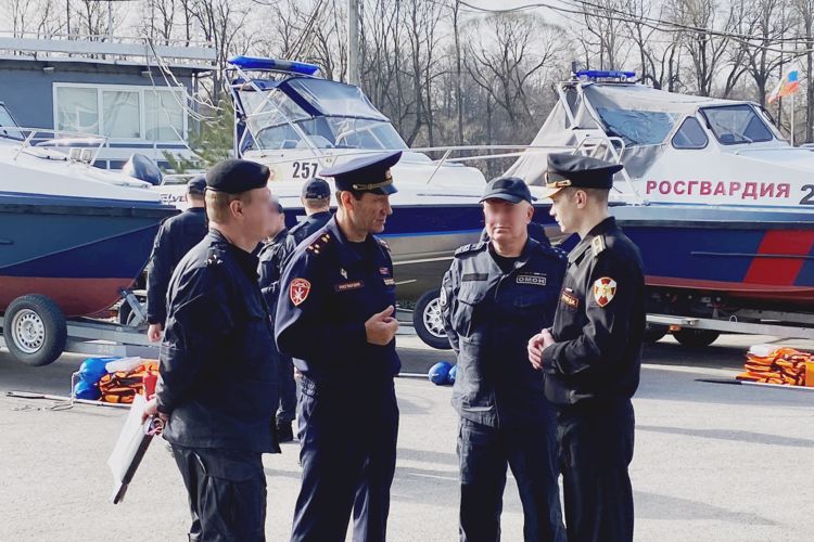 В Санкт-Петербурге подразделения ГУ Росгвардии провели смотр сил и средств, обеспечивающих правопорядок на водных объектах