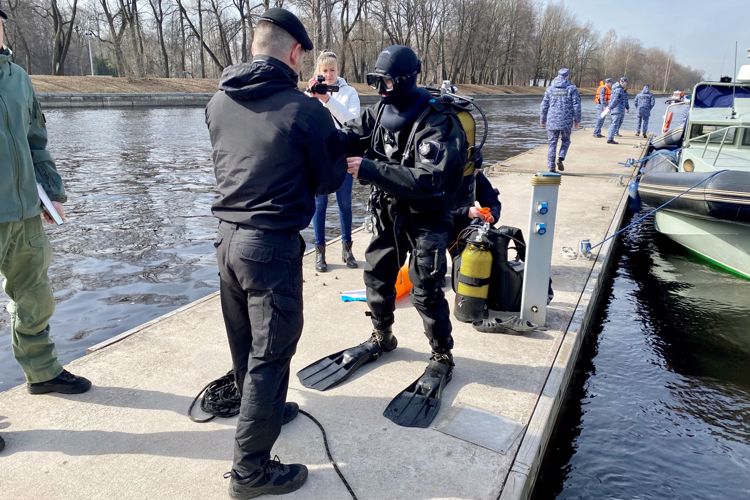В Санкт-Петербурге подразделения ГУ Росгвардии провели смотр сил и средств, обеспечивающих правопорядок на водных объектах