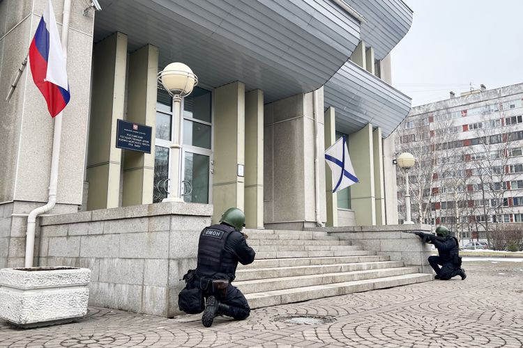 В Санкт-Петербурге подразделения Росгвардии провели учения на территории Российского государственного архива Военно-морского флота