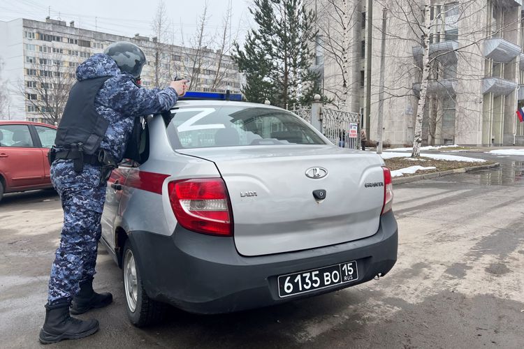 В Санкт-Петербурге подразделения Росгвардии провели учения на территории Российского государственного архива Военно-морского флота