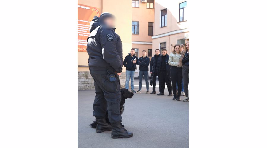 Студенты петербургского правоохранительного колледжа побывали в гостях в ОМОН «Бастион» Росгвардии