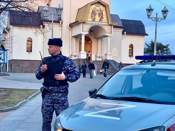В Санкт-Петербурге и Ленобласти сотрудники Росгвардии приняли участие в обеспечении правопорядка в праздник Пасхи Христовой