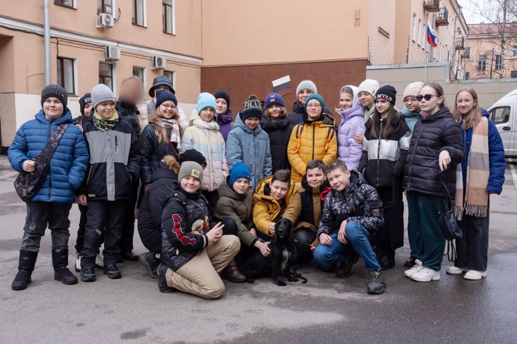 Петербургские школьники побывали на базе расположения ОМОН «Бастион» Росгвардии
