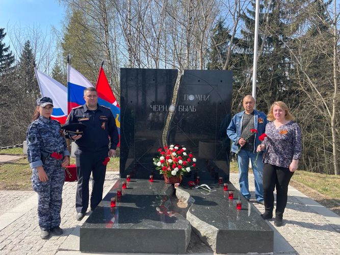 В Санкт-Петербурге сотрудники Росгвардии почтили память погибших в радиационных авариях и катастрофах