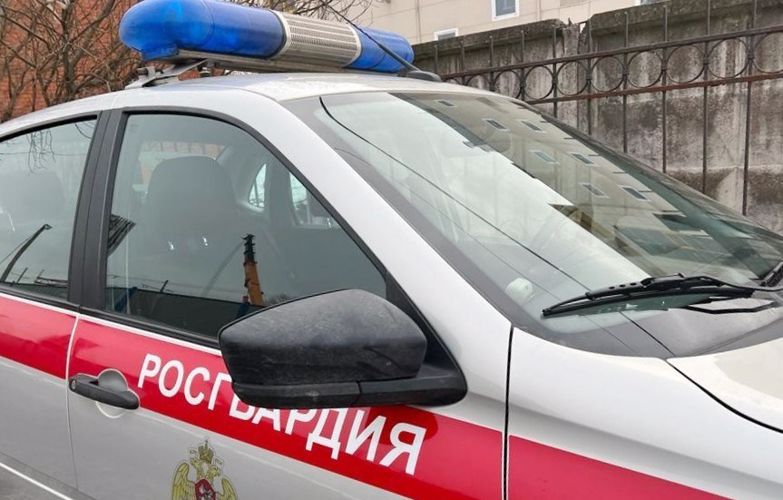 В Кировском районе сотрудники вневедомственной охраны нашли ребёнка, потерявшегося во время поездки с бабушкой
