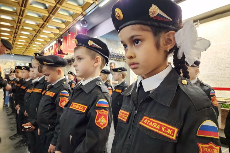 В Санкт-Петербурге учащиеся подшефного класса ГУ Росгвардии принесли клятву кадета