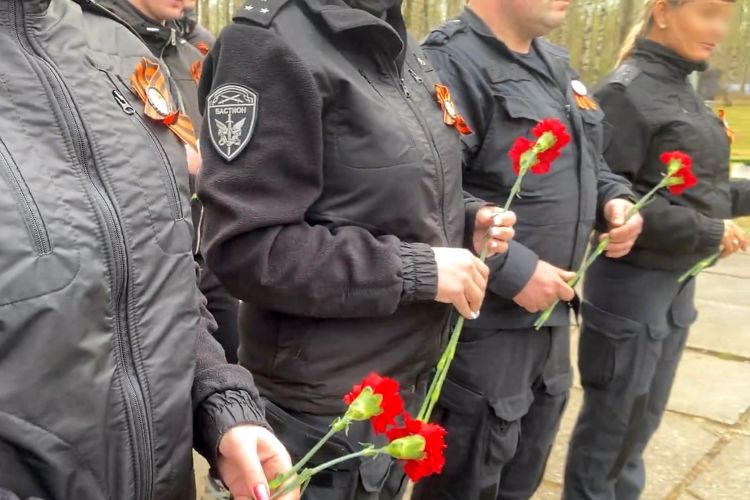 Сотрудники петербургского ОМОН Росгвардии присоединились к ведомственной акции «На страже памяти»