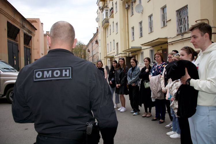 Учащиеся петербургского колледжа побывали на экскурсии в ОМОН «Бастион» Росгвардии