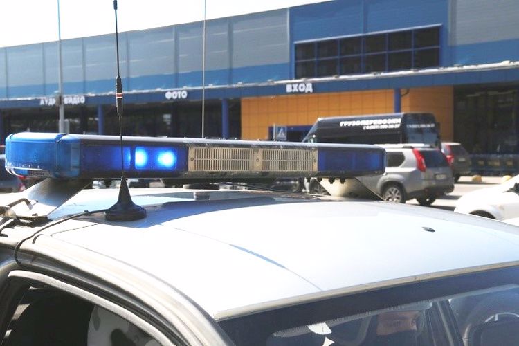 В Приморском районе наряд вневедомственной охраны задержал посетительницу магазина, похитившую десятки товаров
