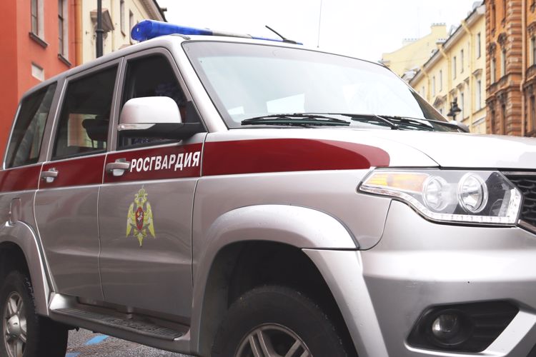 В Центральном районе наряд вневедомственной охраны задержал правонарушителя, совершившего кражу из парфюмерного магазина