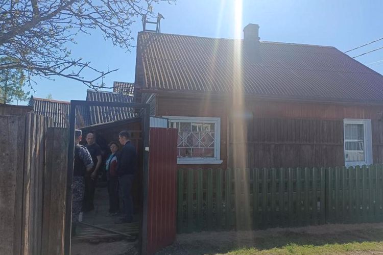 В Тихвине росгвардейцы задержали правонарушителя, пытавшегося проникнуть в частный дом
