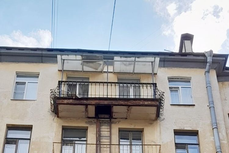 В Центральном районе сотрудники Росгвардии задержали злоумышленника, проникшего с крыши в чужую квартиру