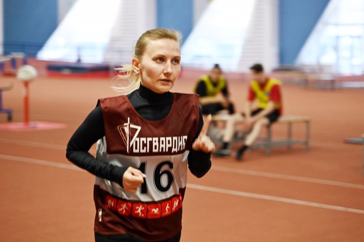 Сотрудникам вневедомственной охраны Петроградского района вручили «золотые» значки ГТО