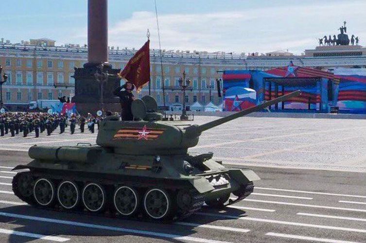 В Санкт-Петербурге сотрудники и военнослужащие Росгвардии обеспечили правопорядок во время Парада Победы