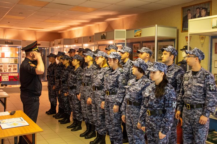 В Санкт-Петербурге молодые сотрудники вневедомственной охраны приняли присягу