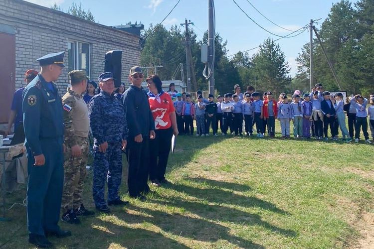В Ленинградской области сотрудники Росгвардии приняли участие в проведении военно-патриотического мероприятия для детей